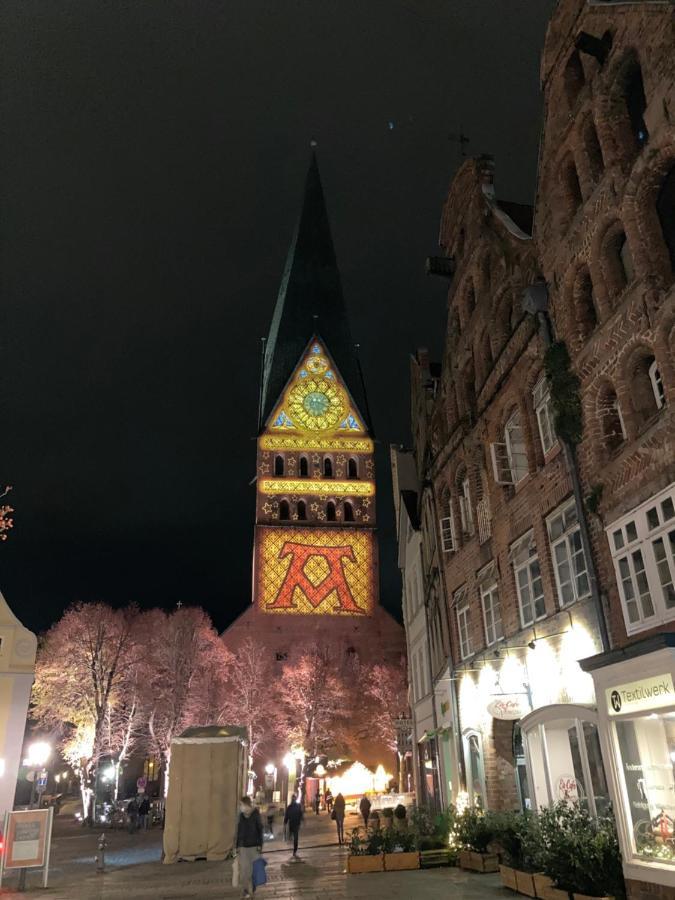Zum Suelztor Appartement Lüneburg Buitenkant foto